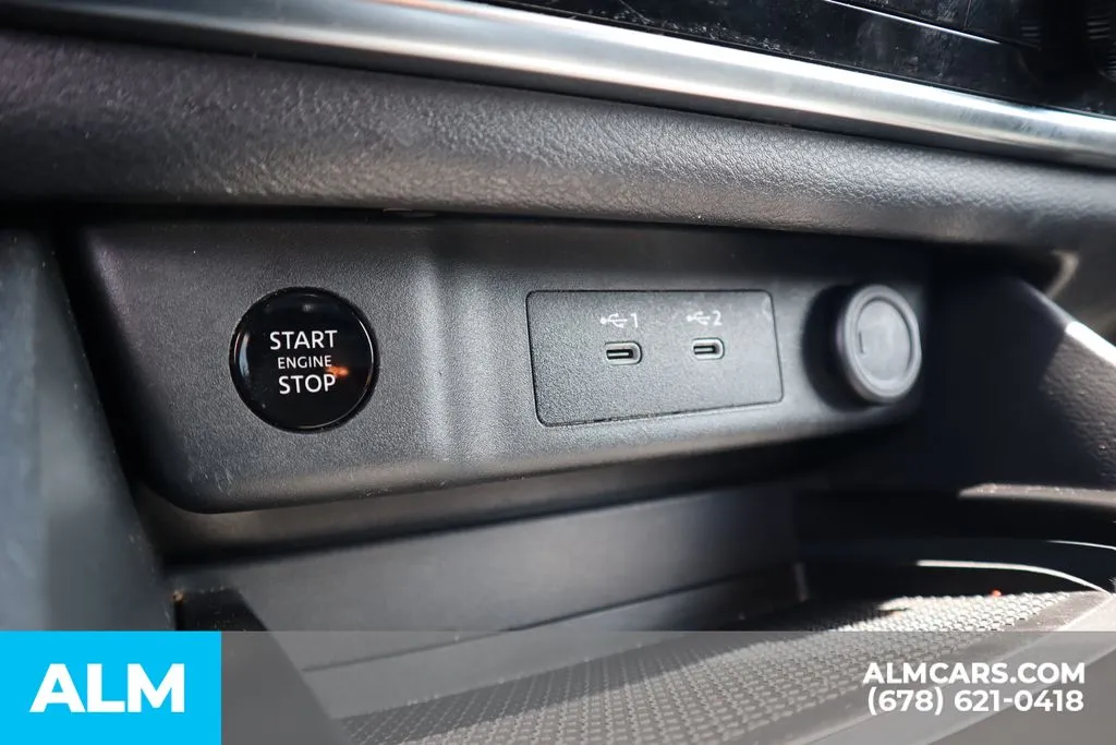 Nissan Rogue photo 30