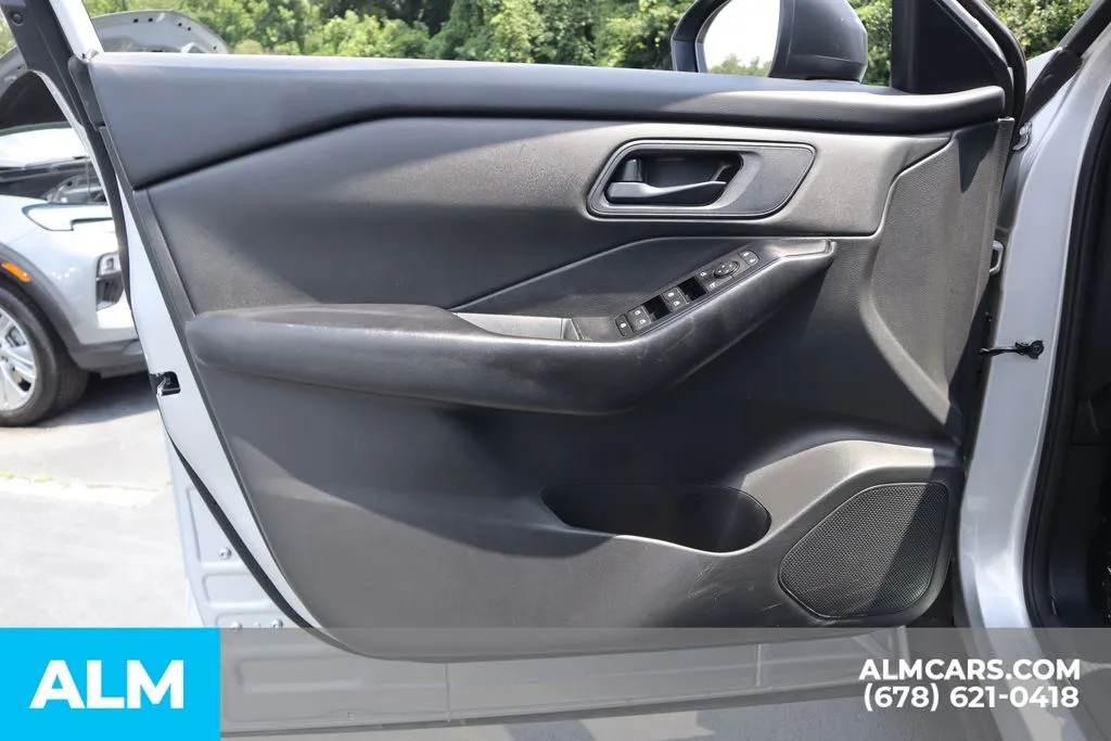 Nissan Rogue photo 14