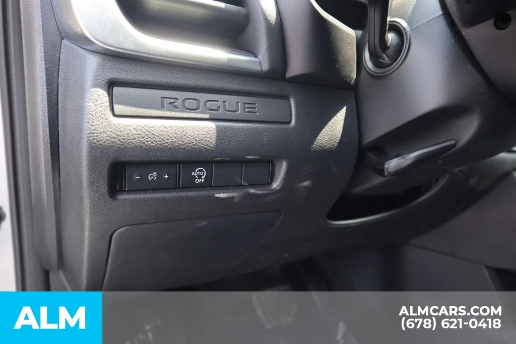 Nissan Rogue photo 12