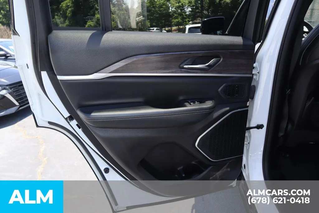 Jeep Grand Cherokee photo 20