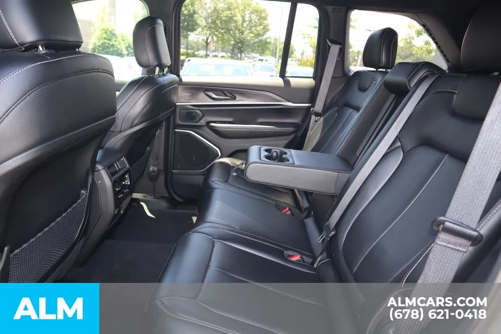 Jeep Grand Cherokee photo 17