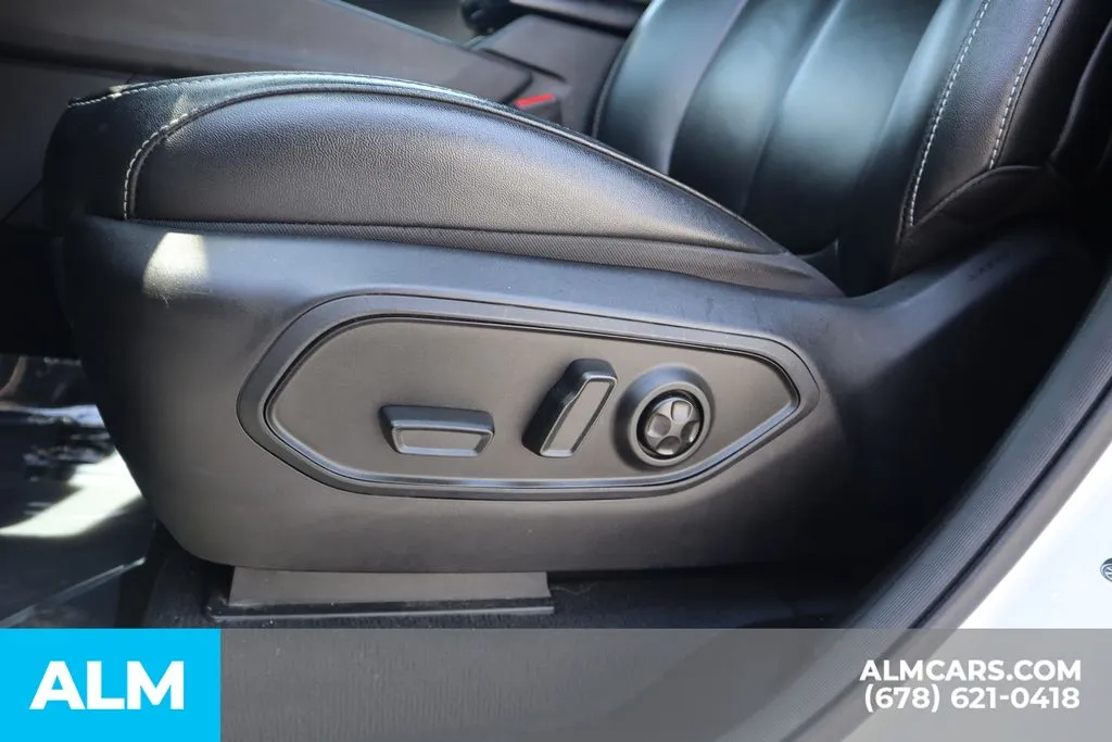 Jeep Grand Cherokee photo 11