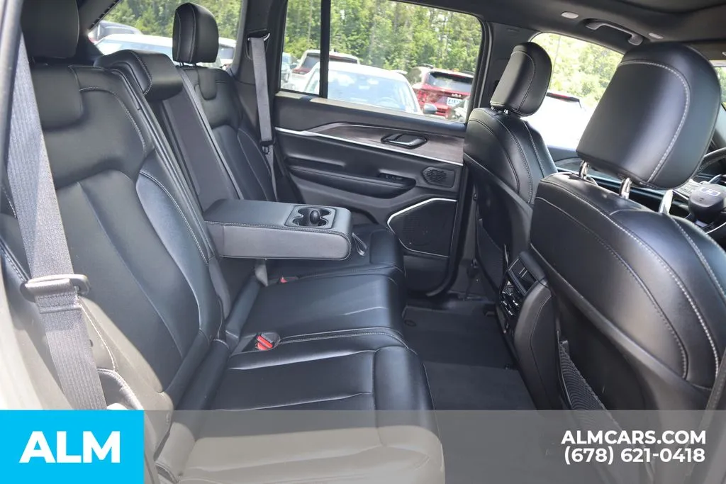 Jeep Grand Cherokee photo 23