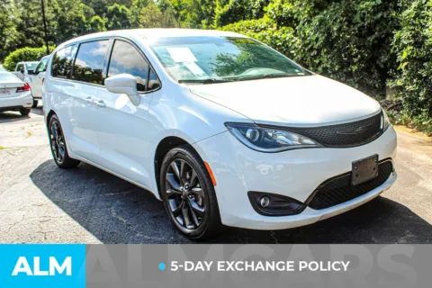 More photos of 2019 Chrysler Pacifica Touring Plus at ALM Gwinnett, GA