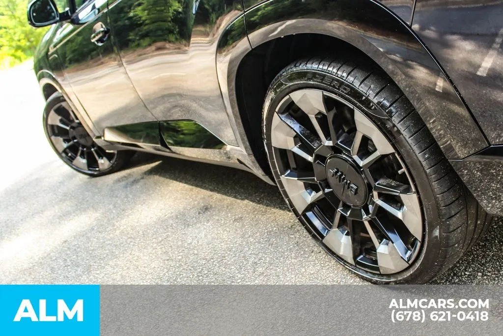 BMW XM photo 12