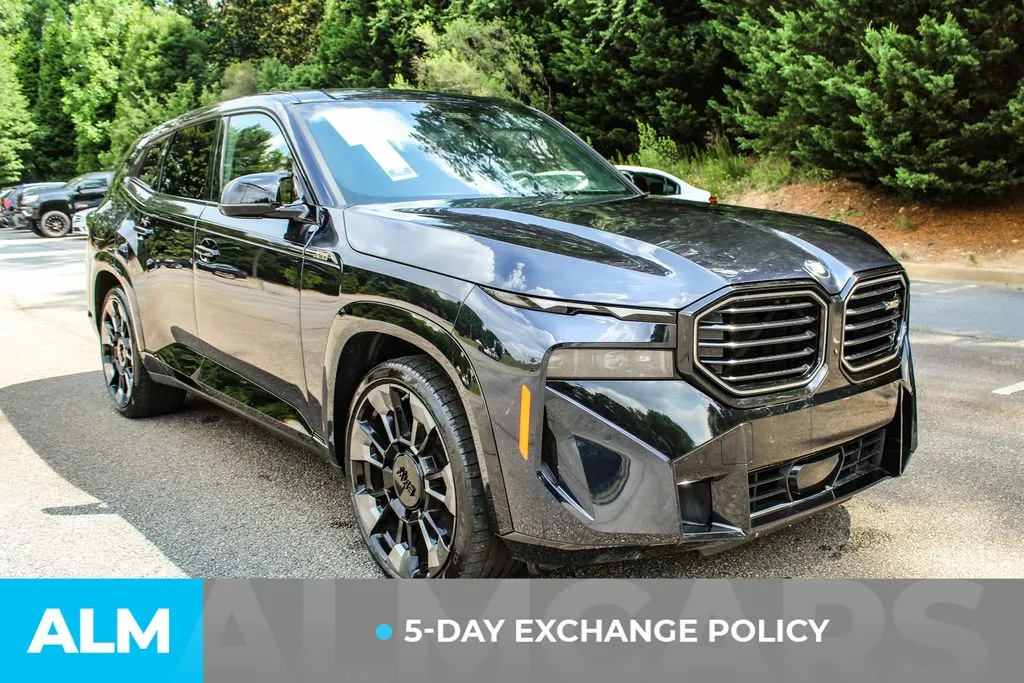 BMW XM photo 3