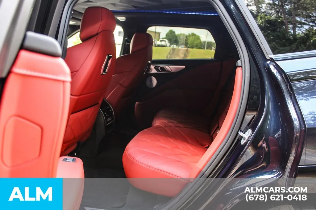 BMW XM photo 16