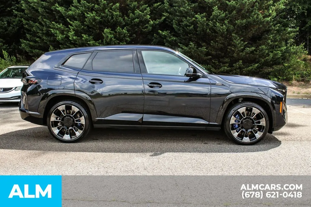 BMW XM photo 8