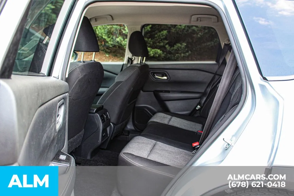 Nissan Rogue photo 16