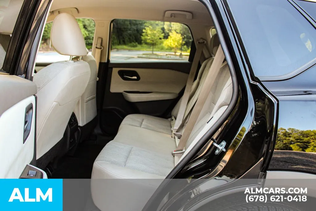 Nissan Rogue photo 16
