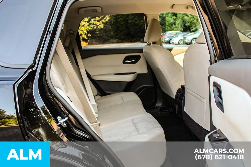 Nissan Rogue photo 17