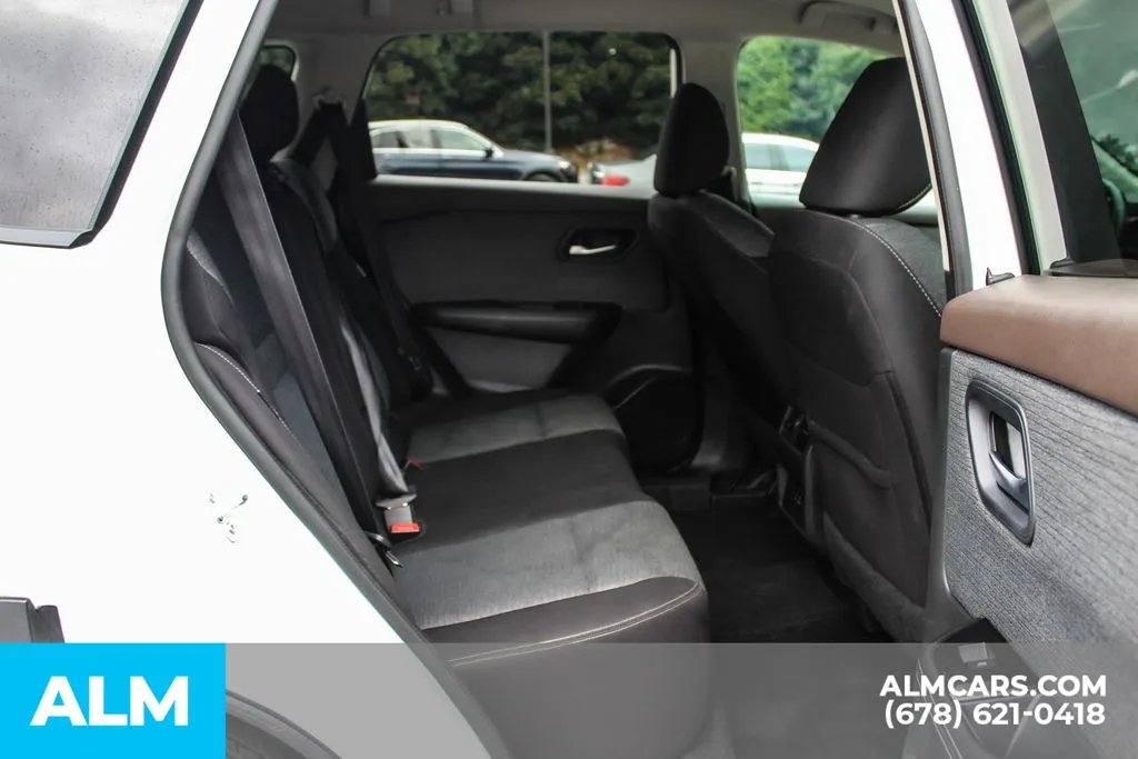 Nissan Rogue photo 17