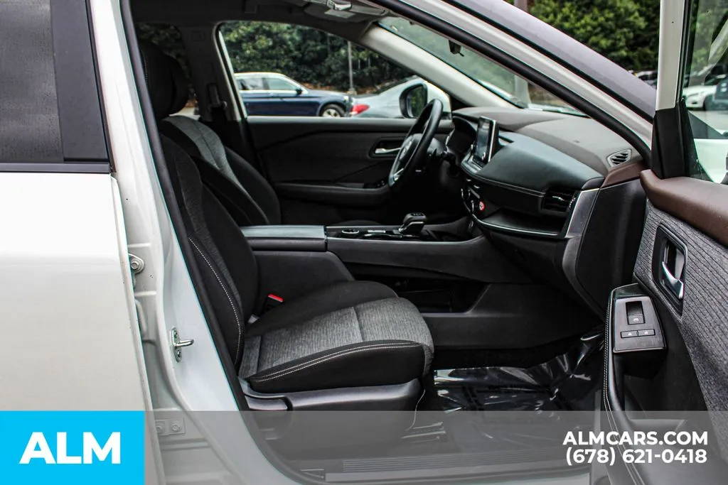 Nissan Rogue photo 18