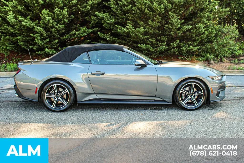 Ford Mustang photo 8