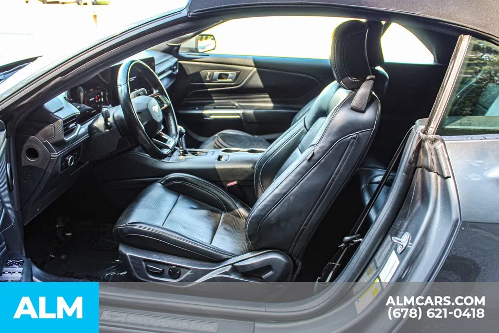 Ford Mustang photo 16