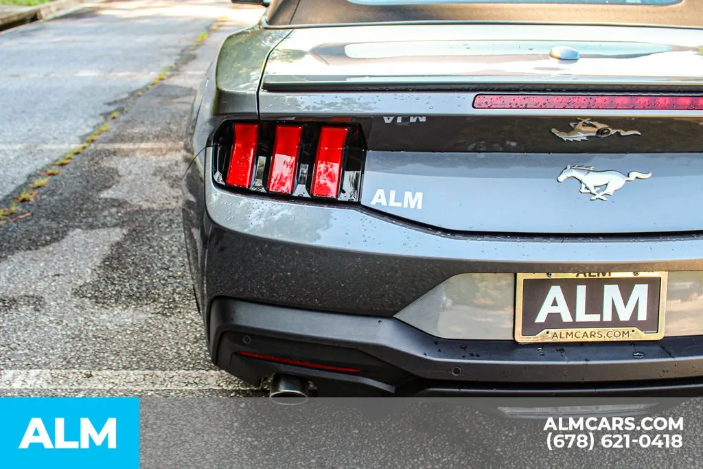 Ford Mustang photo 12