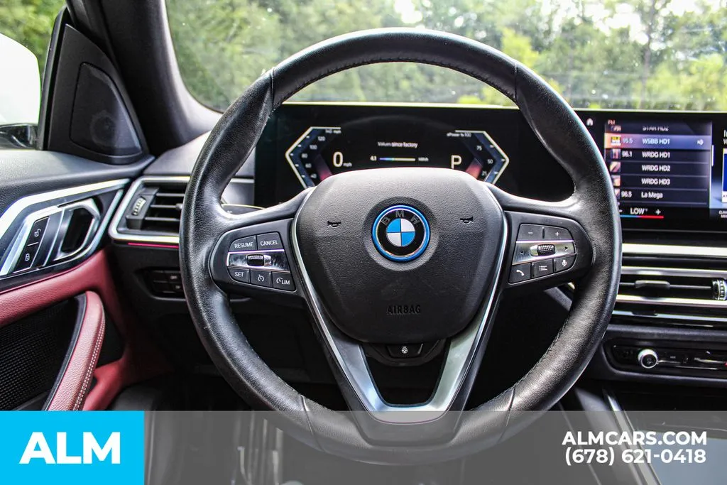 BMW i4 photo 21