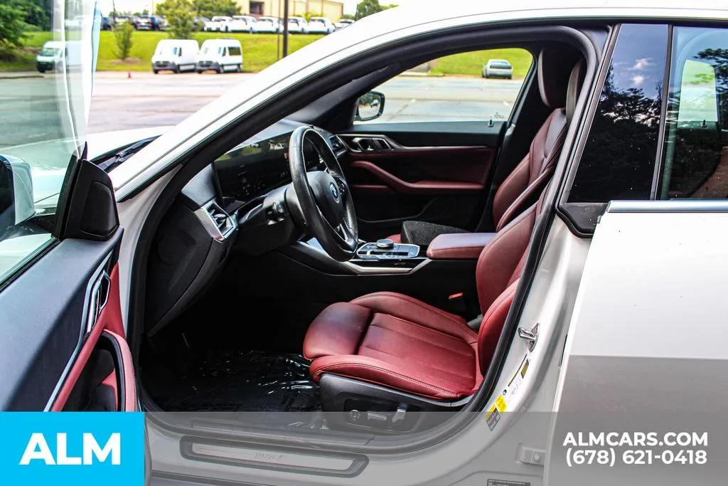 BMW i4 photo 15