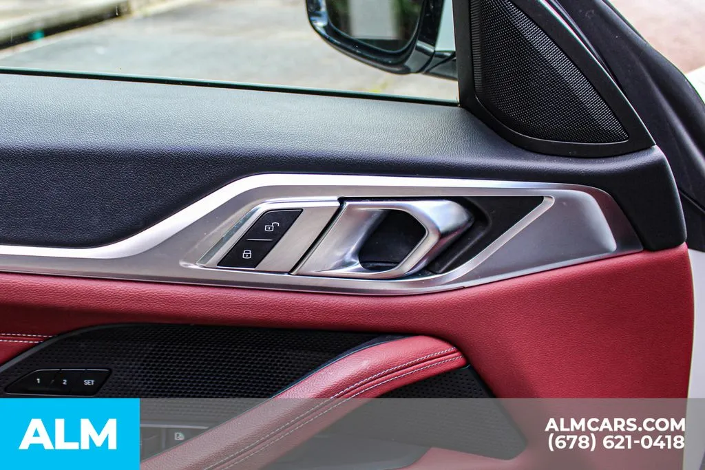 BMW i4 photo 34