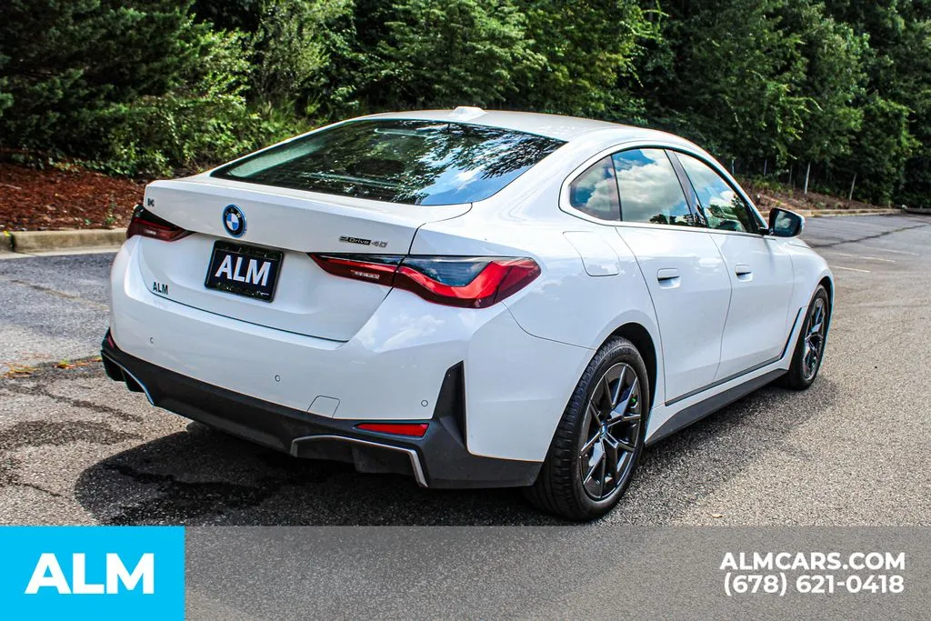 BMW i4 photo 5