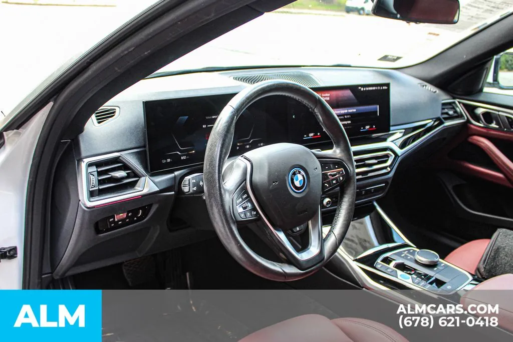 BMW i4 photo 27