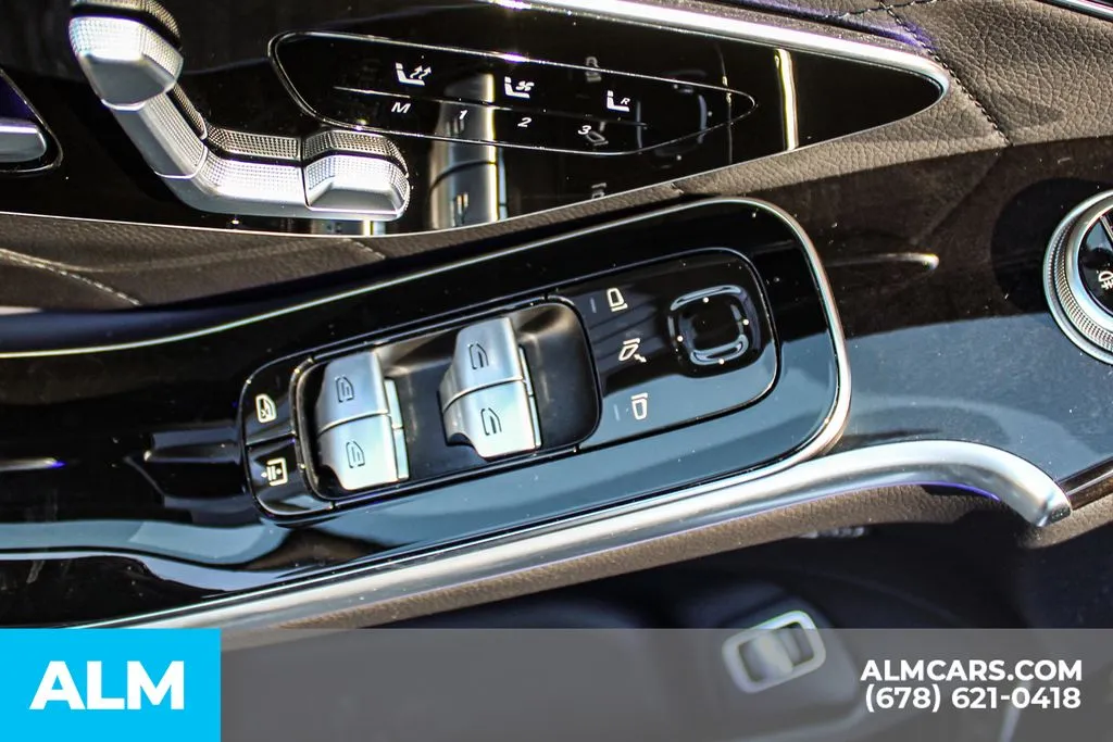 Mercedes-Benz S-Class photo 35
