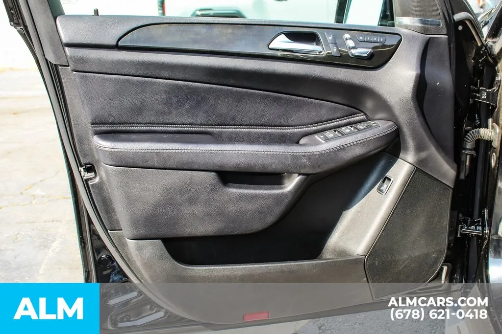 Mercedes-Benz GLE photo 32