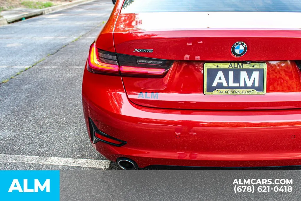 BMW 3 Series photo 11