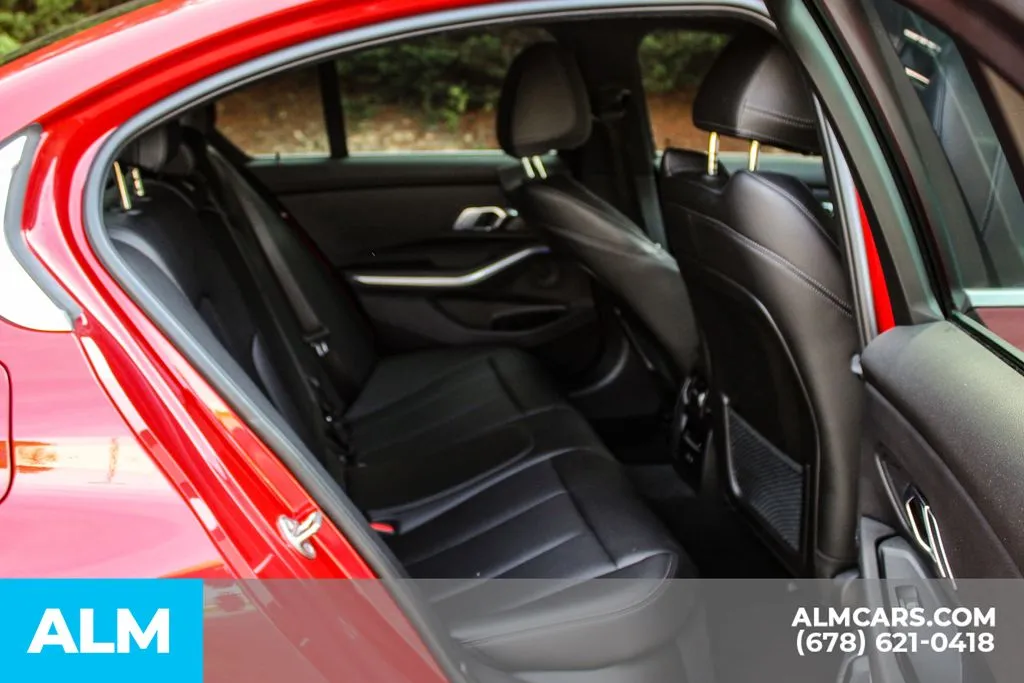 BMW 3 Series photo 17