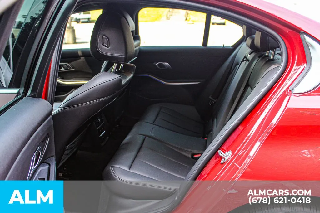 BMW 3 Series photo 16