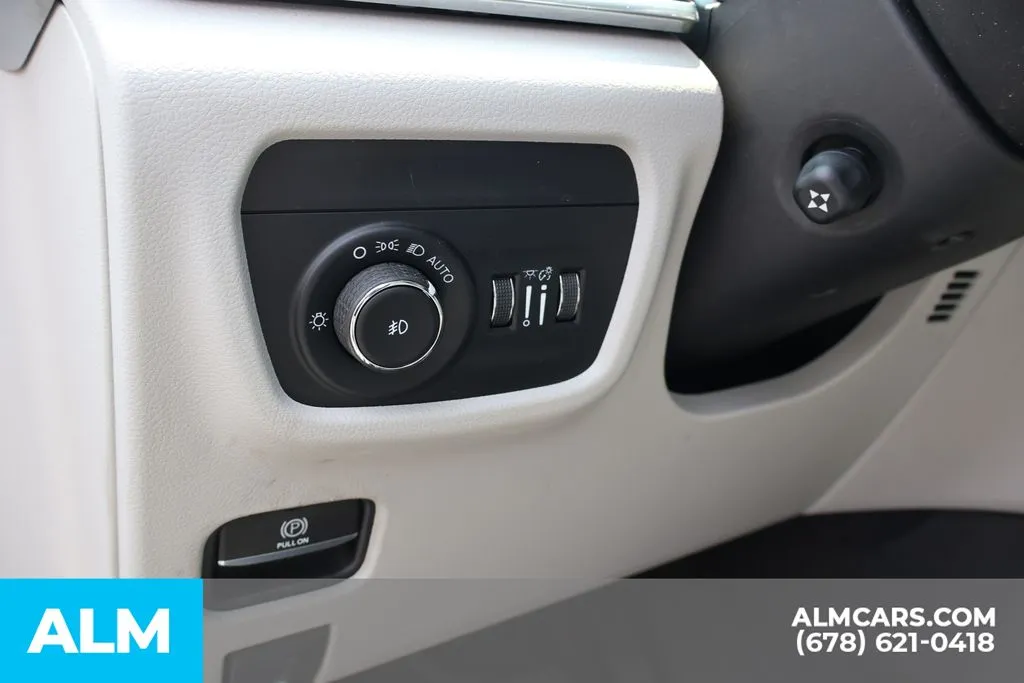 Jeep Grand Cherokee L photo 16