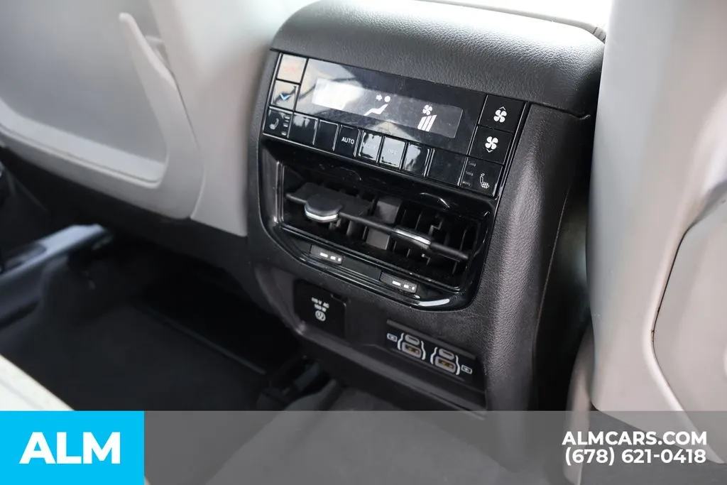 Jeep Grand Cherokee L photo 27