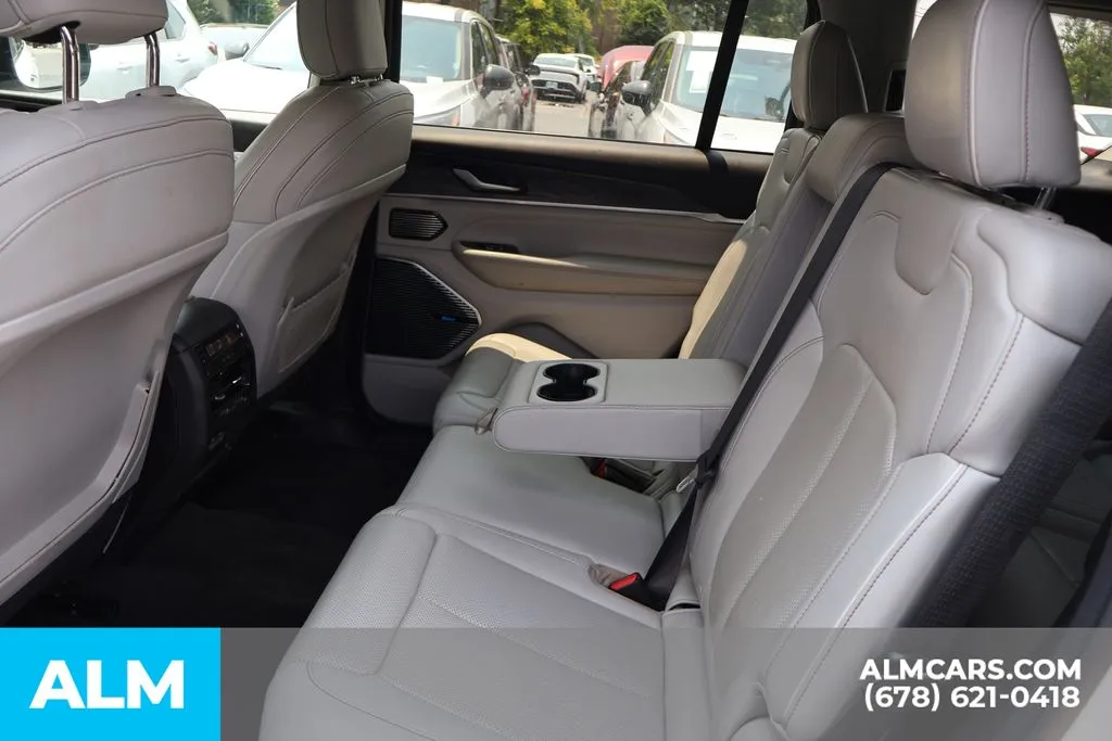 Jeep Grand Cherokee L photo 18