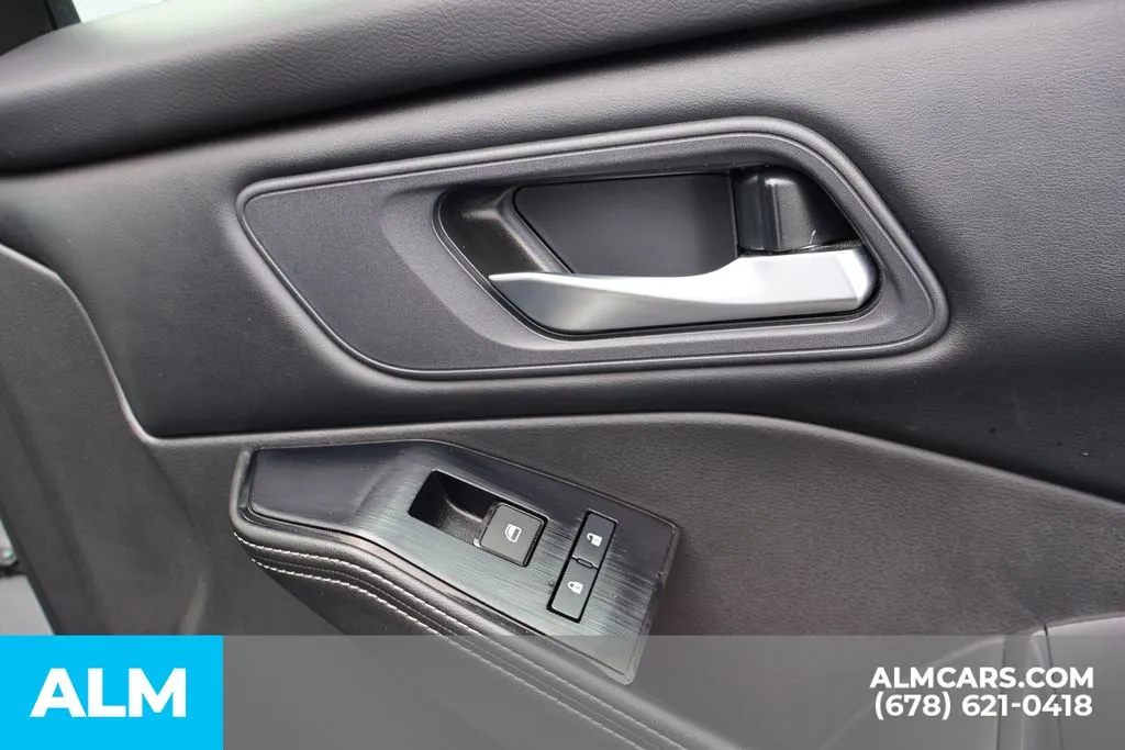 Nissan Rogue photo 30