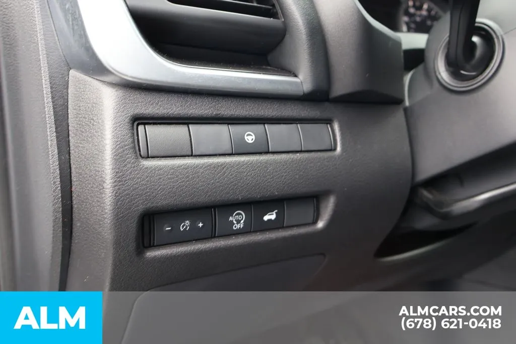 Nissan Rogue photo 12