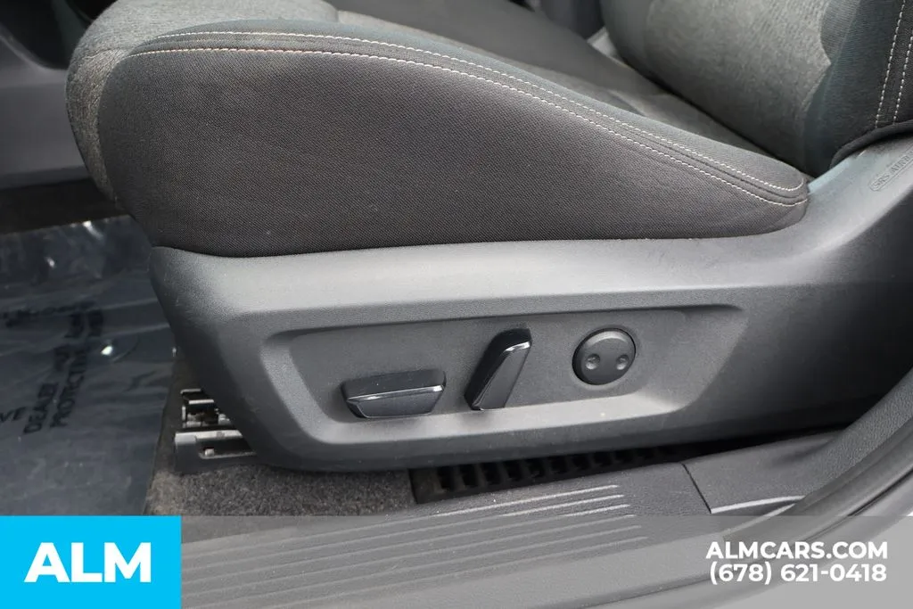 Nissan Rogue photo 11
