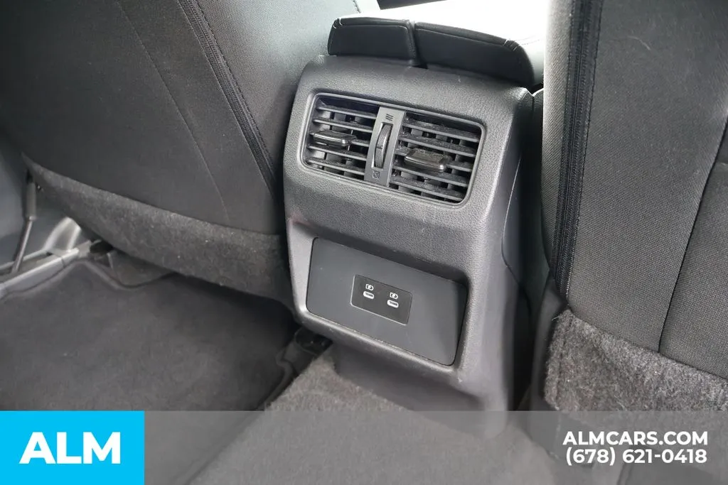 Nissan Rogue photo 26
