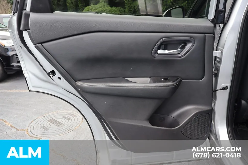 Nissan Rogue photo 18