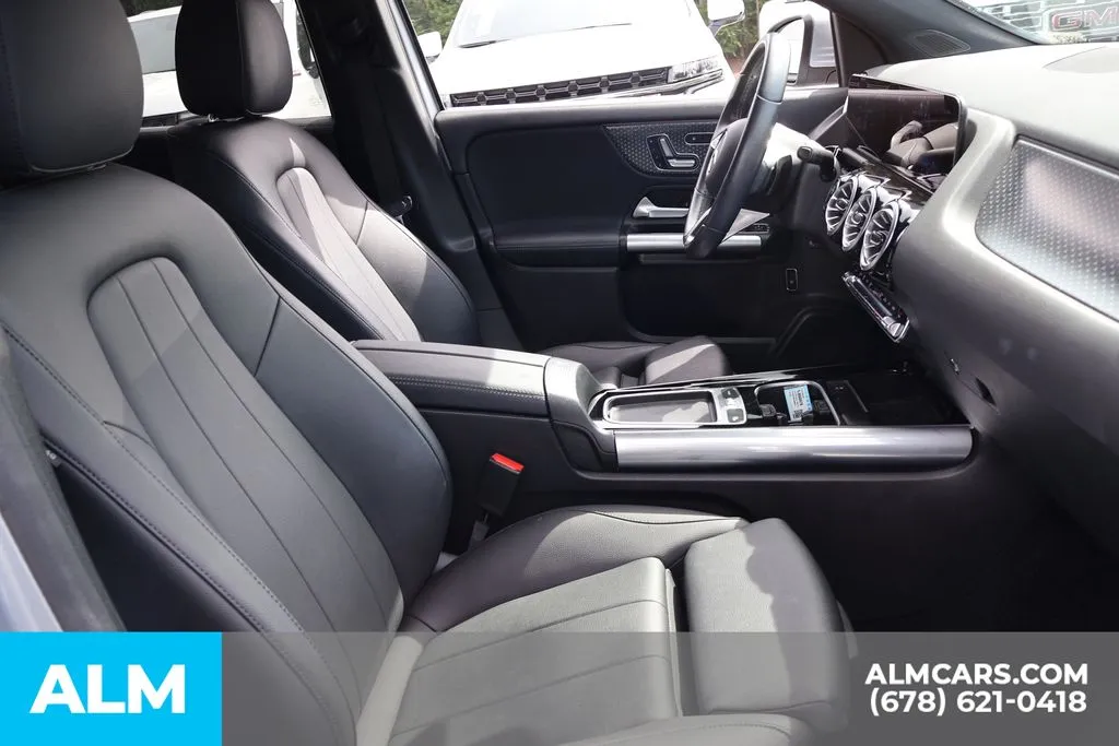 Mercedes-Benz GLA photo 27
