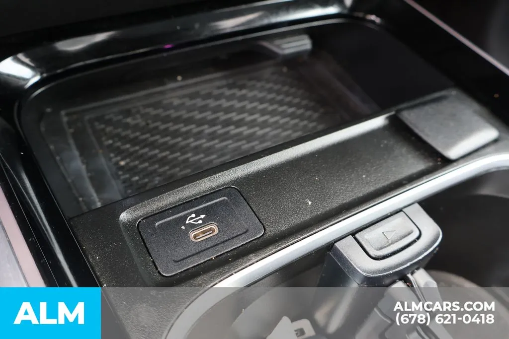 Mercedes-Benz GLA photo 34