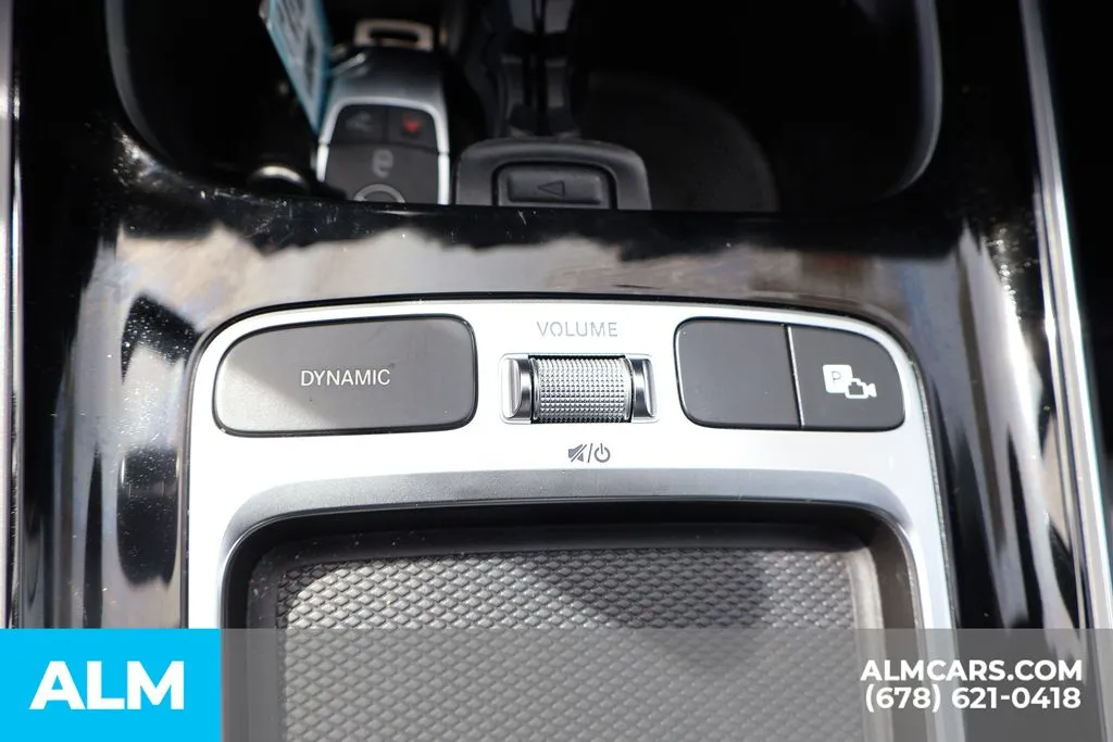 Mercedes-Benz GLA photo 35