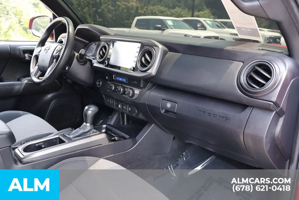 Toyota Tacoma photo 26