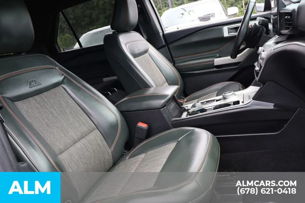 Ford Explorer photo 30