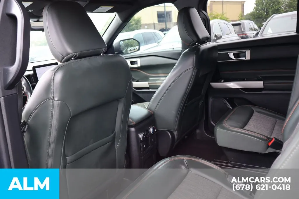 Ford Explorer photo 18