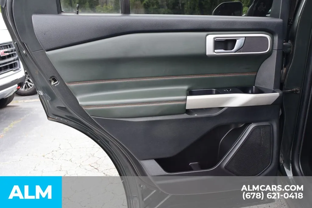 Ford Explorer photo 21