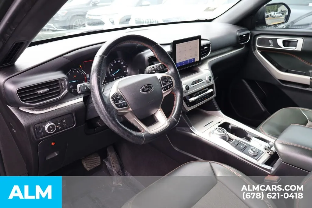 Ford Explorer photo 9