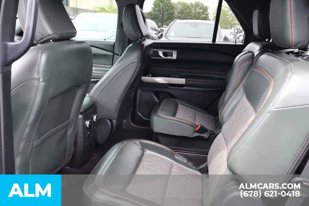 Ford Explorer photo 17