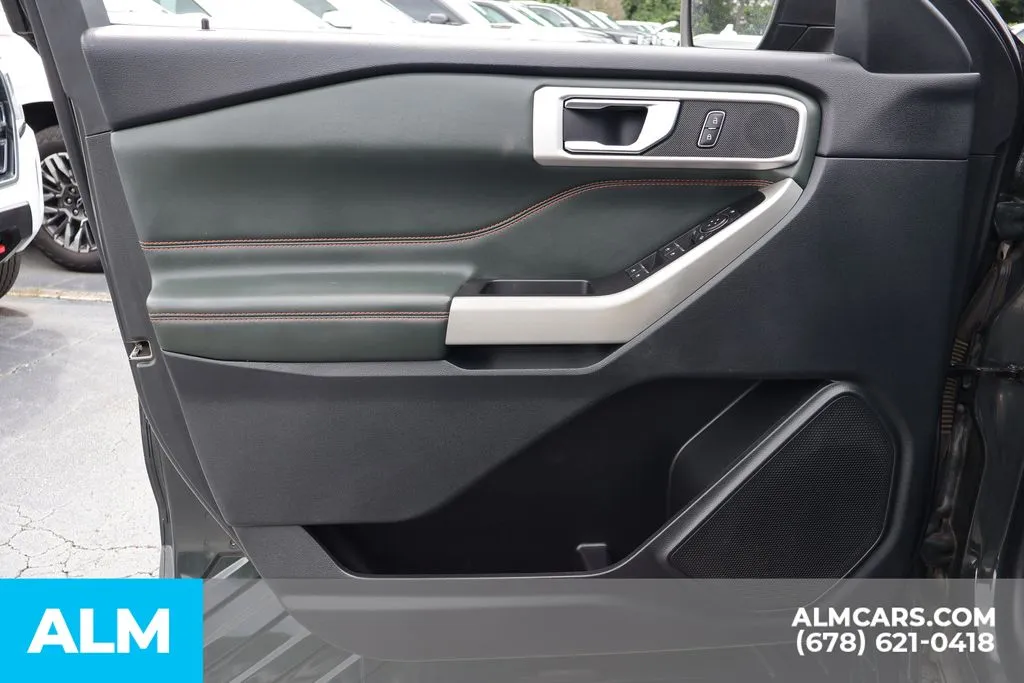 Ford Explorer photo 14