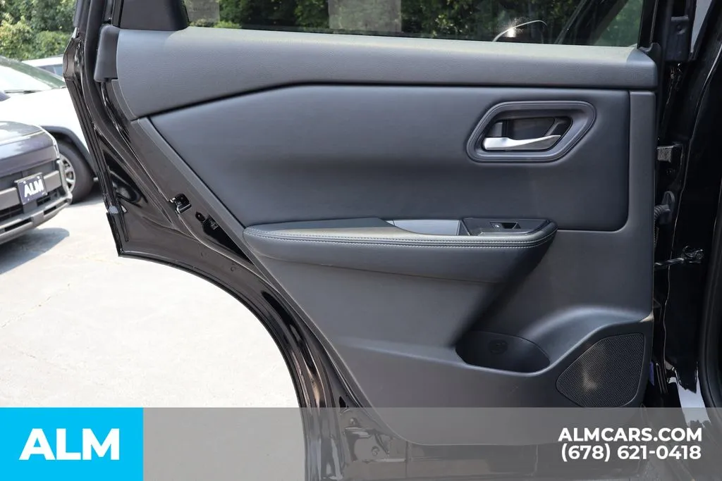 Nissan Rogue photo 18
