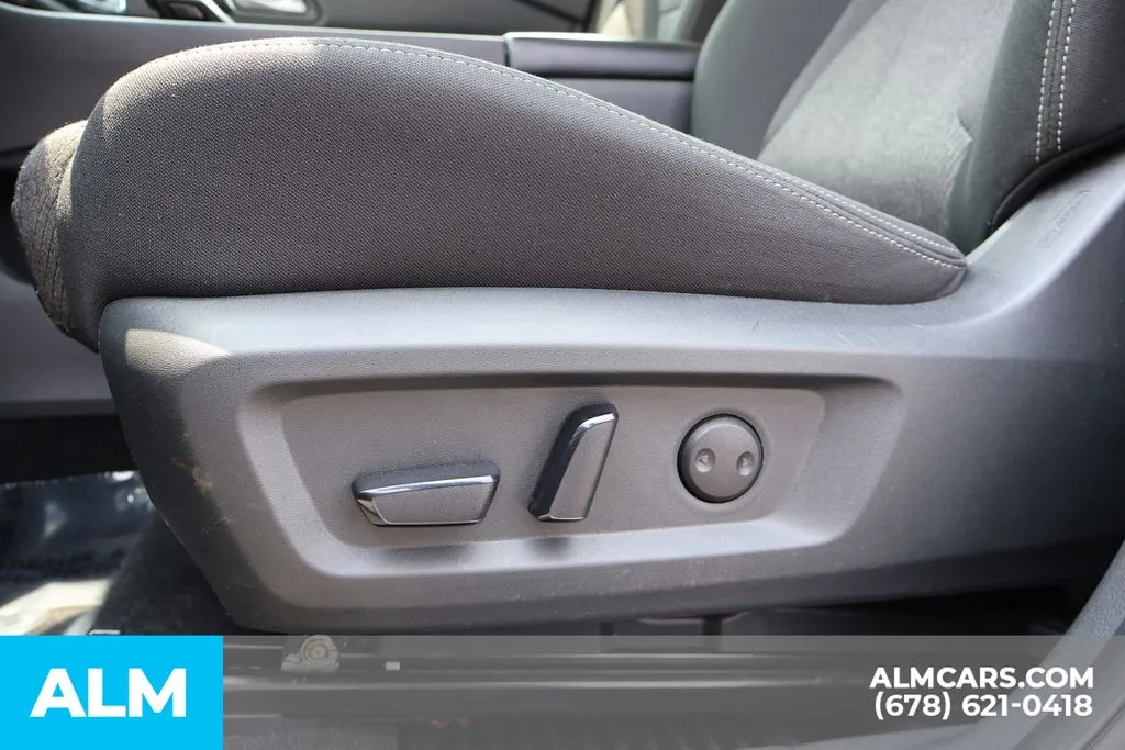 Nissan Rogue photo 11